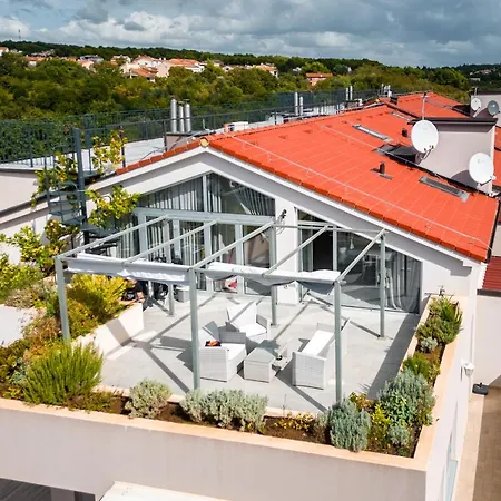 Apartment Penthouse Fravita *